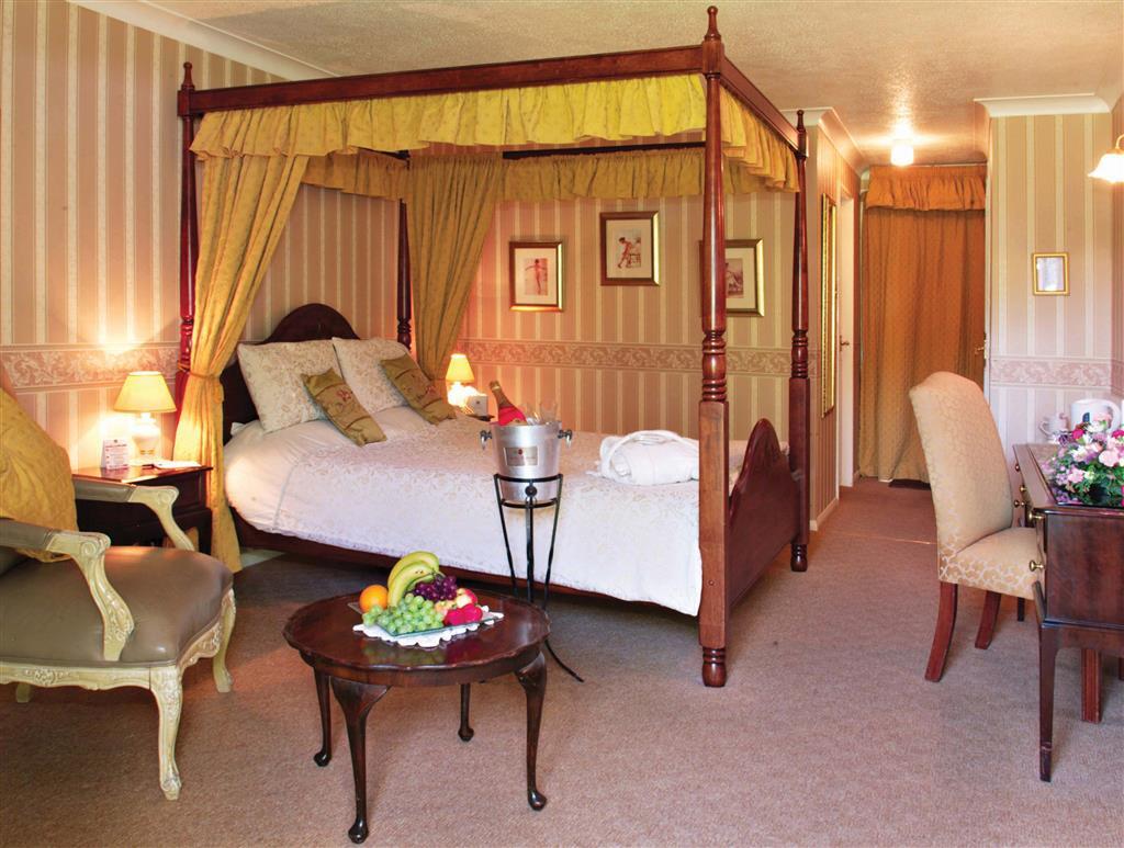 טינטרן Royal George Hotel חדר תמונה